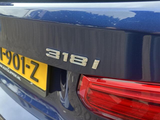 BMW 3-SERIE Touring 318i Luxury Edition /Automaat/Nieuwe apk bij aflevering/schuifdak/Lm velgen/Trekhaak/Leder