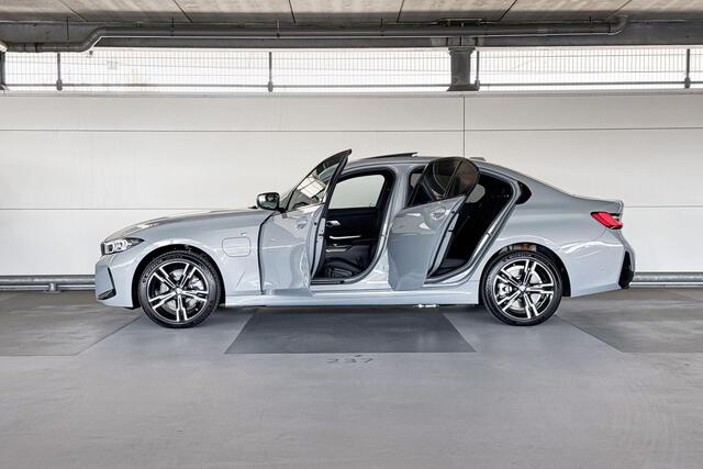 BMW 3-SERIE Sedan 330e M Sport | Trekhaak