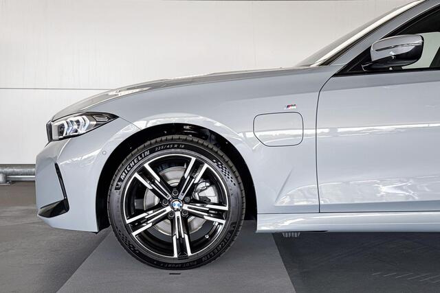 BMW 3-SERIE Sedan 330e M Sport | Trekhaak