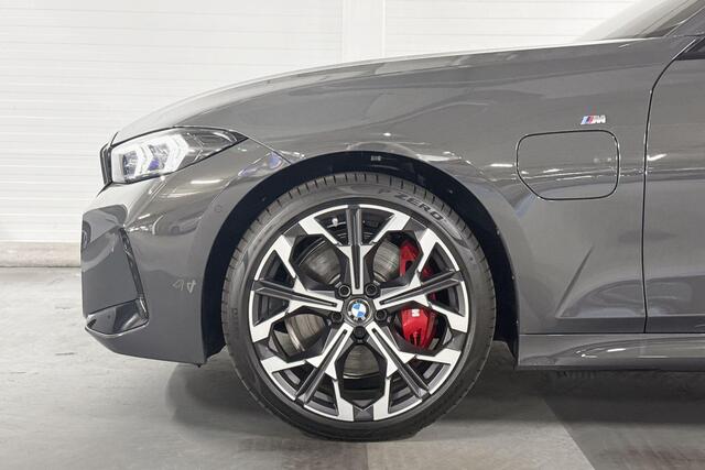 BMW 3-SERIE Sedan 330e M Sport Pro | Schuifdak