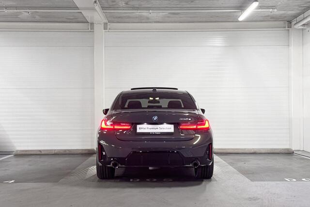 BMW 3-SERIE Sedan 330e M Sport Pro | Schuifdak