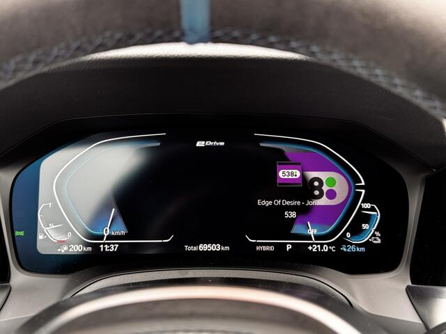 BMW 3-SERIE Touring 330e High Executive M-sport/Pano/Head-up/trekh/Laserlicht/Elek stoelen