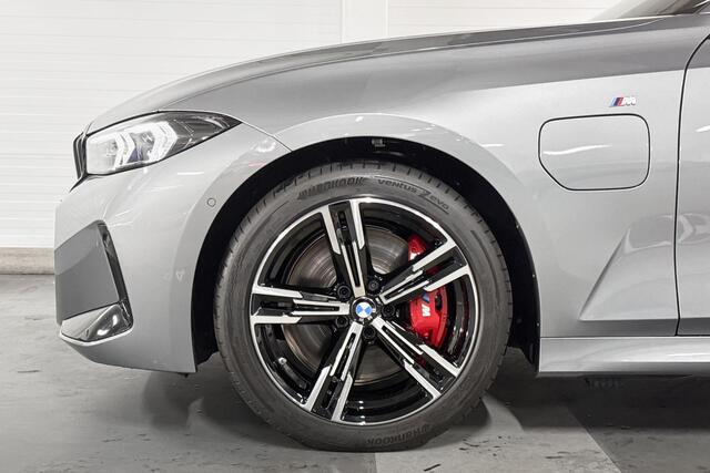 BMW 3-SERIE Touring 330e M Sport | Schuifdak |
