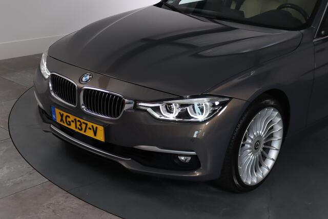 BMW 3-SERIE 320i Luxury Edition Schuif/kanteldak, Keyless, ACC, Volleder, Trekhaak, Individual