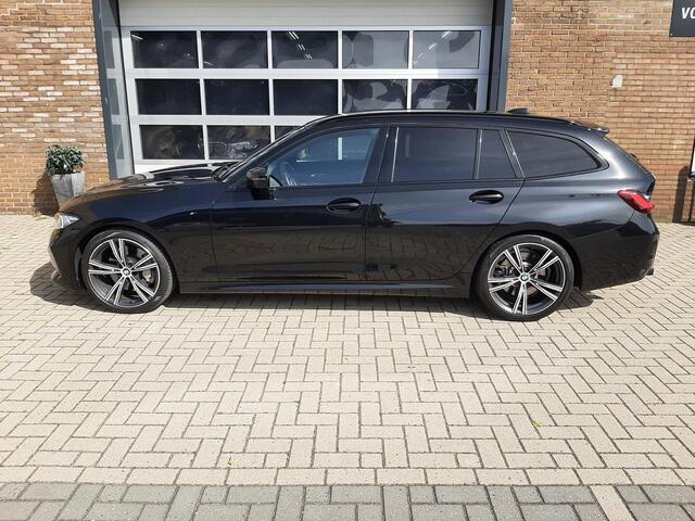 BMW 3-SERIE Touring 330i M