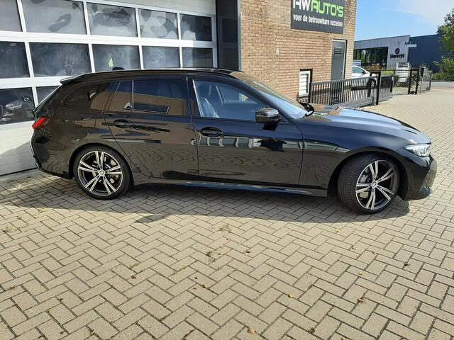 BMW 3-SERIE Touring 330i M