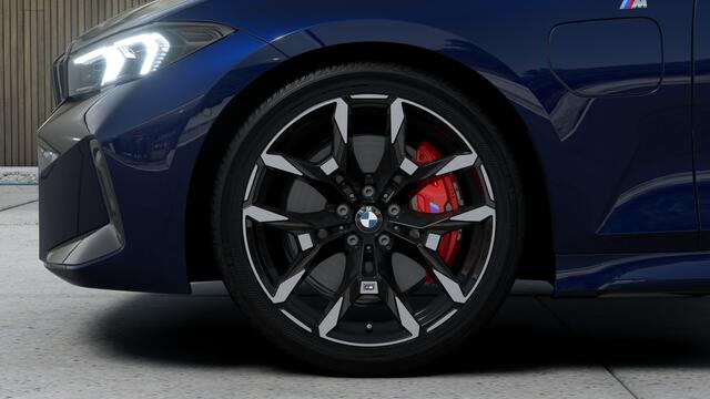 BMW 3-SERIE 330e M Sport Automaat / Schuif-kanteldak / Sportstoelen / Adaptieve LED / Comfort Access / Active Cruise Control / Parking Assistant Plus