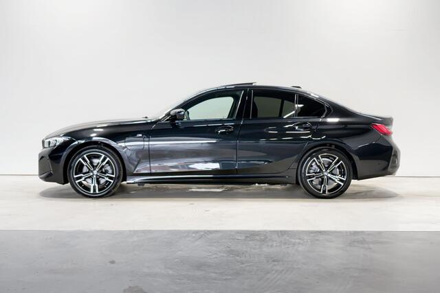 BMW 3-SERIE Sedan 330e M Sportpakket | M Sport | Comfort Pack