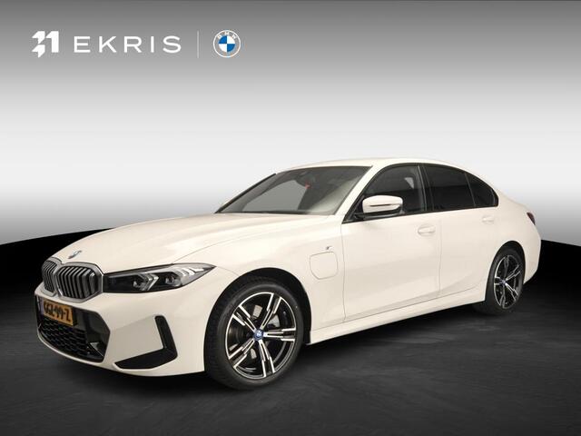 BMW 3-SERIE Sedan 320e | M-Sportpakket | LED | Navigatie | Trekhaak | Stoelverwarming | DAB | Alu 18 inch
