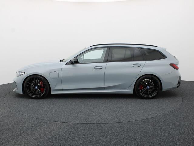 BMW 3-SERIE Touring 330e xDrive | M-sport | Trekhaak wegkl. | 19'' | Stoelgeheugen | Driving Assistant Professional | Prijs Rijklaar !!