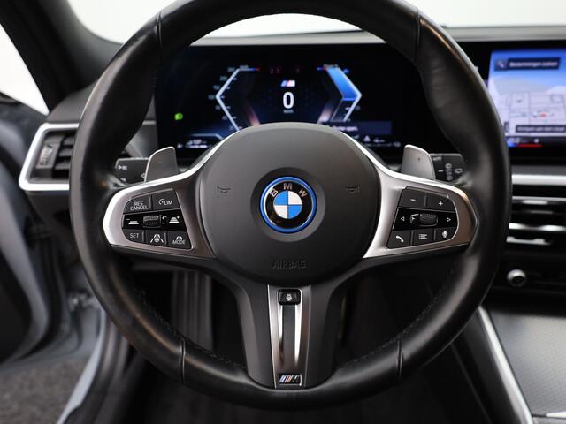 BMW 3-SERIE Touring 330e xDrive | M-sport | Trekhaak wegkl. | 19'' | Stoelgeheugen | Driving Assistant Professional | Prijs Rijklaar !!