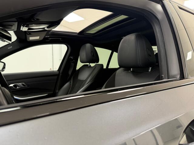 BMW 3-SERIE 330e M-Sport | Schuif/kanteldak | Elektrische stoelen | Verwarmd stuur |