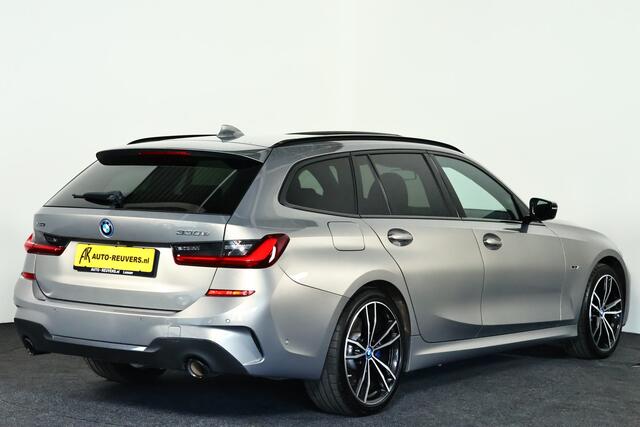 BMW 3-SERIE Touring 330e xDrive M-Sport / Opendak / ACC / Memory / Trekhaak