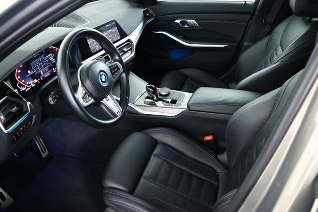 BMW 3-SERIE Touring 330e xDrive M-Sport / Opendak / ACC / Memory / Trekhaak