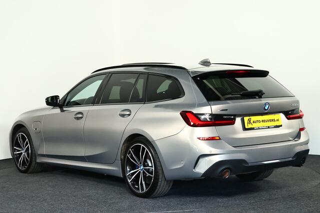 BMW 3-SERIE Touring 330e xDrive M-Sport / Opendak / ACC / Memory / Trekhaak