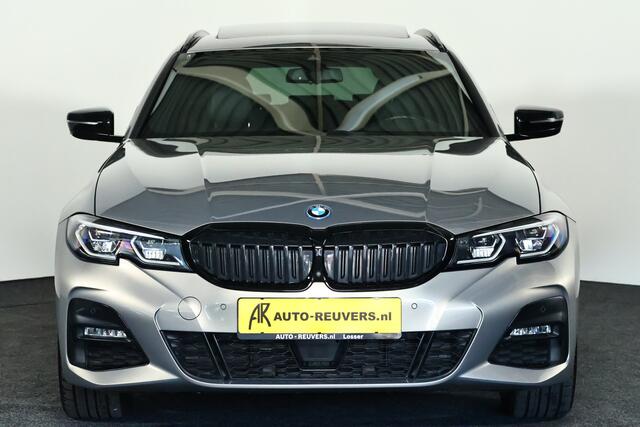 BMW 3-SERIE Touring 330e xDrive M-Sport / Opendak / ACC / Memory / Trekhaak