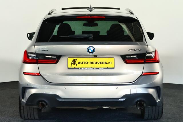 BMW 3-SERIE Touring 330e xDrive M-Sport / Opendak / ACC / Memory / Trekhaak