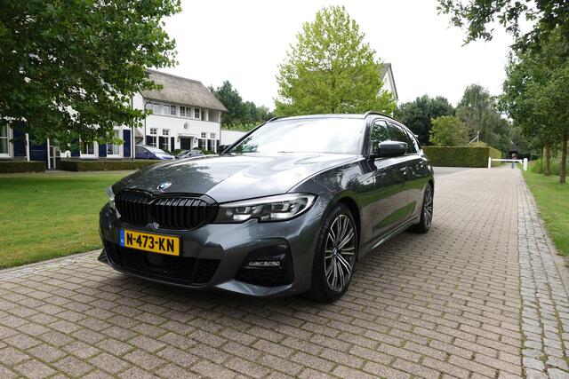 BMW 3-SERIE Touring 330i High Executive M-sport | Adaptieve Cruise | Trekhaak | Camera | CarPlay | LED |