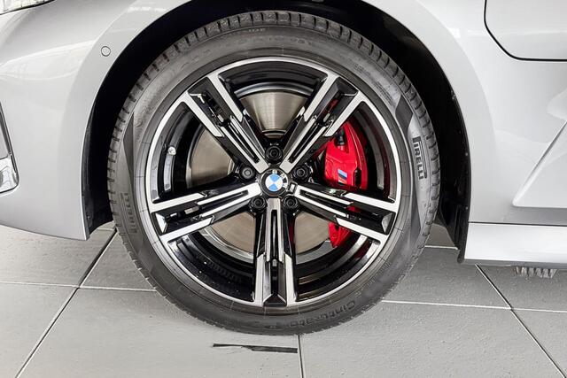 BMW 3-SERIE Touring 330e M Sport | Panoramadak | Trekhaak