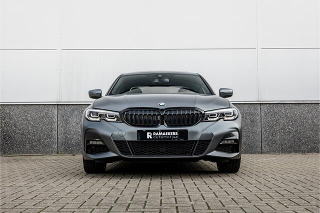 BMW 3-SERIE 330e High Ex M-Sport Frozen / Glazen dak / Adaptief onderstel / Electrische stoelen /