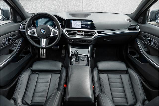 BMW 3-SERIE 330e High Ex M-Sport Frozen / Glazen dak / Adaptief onderstel / Electrische stoelen /