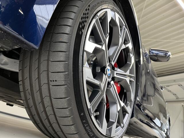 BMW 3-SERIE 330e M-Sport Pro | 19" | Trekhaak | Schuifdak | Harman Kardon | Innovation | Comfort Pack