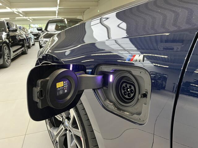 BMW 3-SERIE 330e M-Sport Pro | 19" | Trekhaak | Schuifdak | Harman Kardon | Innovation | Comfort Pack