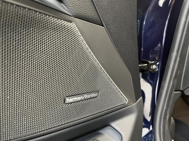 BMW 3-SERIE 330e M-Sport Pro | 19" | Trekhaak | Schuifdak | Harman Kardon | Innovation | Comfort Pack