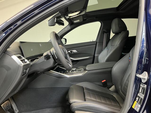 BMW 3-SERIE 330e M-Sport Pro | 19" | Trekhaak | Schuifdak | Harman Kardon | Innovation | Comfort Pack