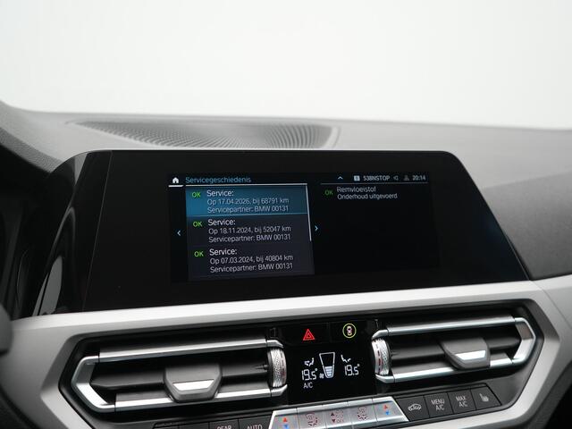 BMW 3-SERIE Touring 330e PHEV 293pk Dealer O.H. | Cruise Control | Camera | Stoelverwarming | Carplay | DAB | Navigatie | 17"L.M | Plug In Hybrid |