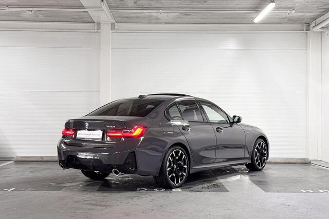BMW 3-SERIE Sedan 320i M Sport | Schuifdak