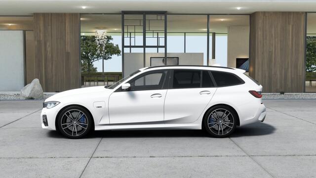BMW 3-SERIE touring 330e 292PK X-drive / M Sport / pano / Laser / BTW auto / 360°