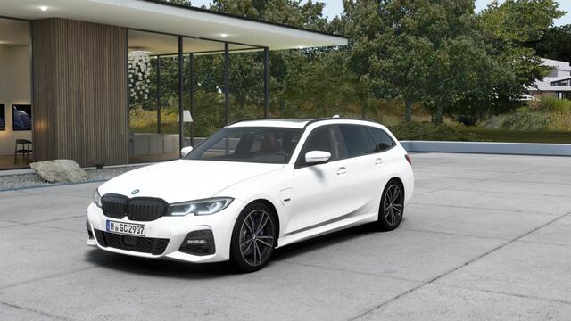 BMW 3-SERIE touring 330e 292PK X-drive / M Sport / pano / Laser / BTW auto / 360°