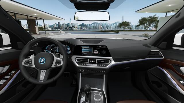 BMW 3-SERIE touring 330e 292PK X-drive / M Sport / pano / Laser / BTW auto / 360°
