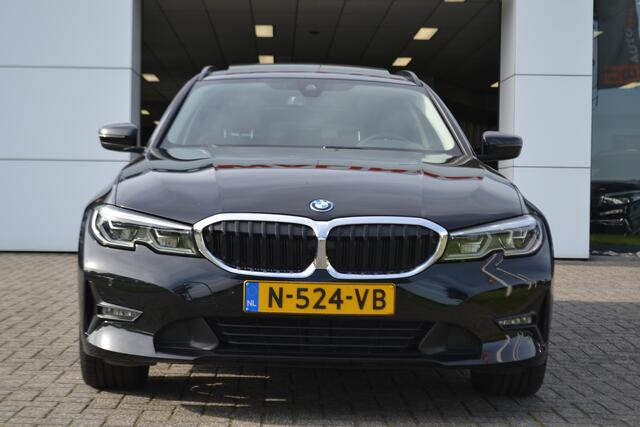 BMW 3-SERIE Touring 320e Panoramadak | Laserlicht | Sportstoel | Leer | Stoelverw. | Achteruitrijcamera |