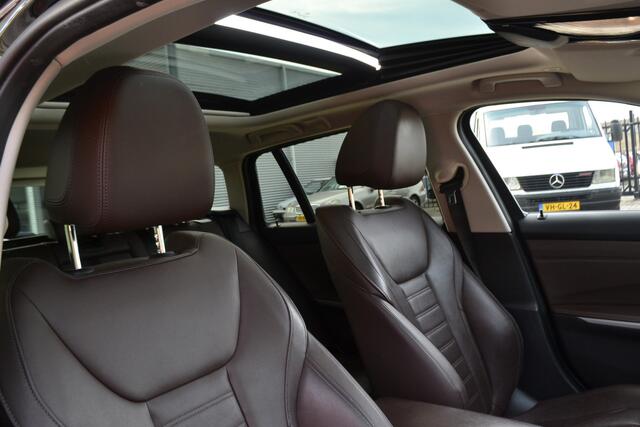BMW 3-SERIE Touring 320e Panoramadak | Laserlicht | Sportstoel | Leer | Stoelverw. | Achteruitrijcamera |