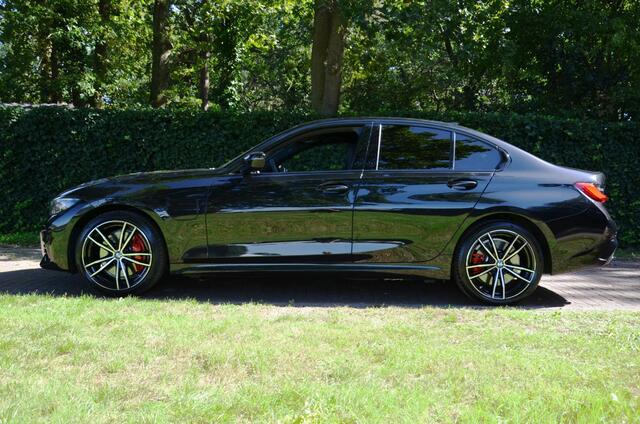 BMW 3-SERIE 320e Business Edition Plus M Sport Automaat/Navi/Pdc/Ecc/Achteruitrijcamera/Stoelverwarming/Apple Carplay/Android Auto /virtual dashboard/Cruise control adaptief/Extra getint glas/Leer