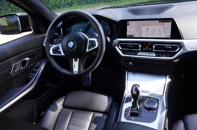 BMW 3-SERIE 320e Business Edition Plus M Sport Automaat/Navi/Pdc/Ecc/Achteruitrijcamera/Stoelverwarming/Apple Carplay/Android Auto /virtual dashboard/Cruise control adaptief/Extra getint glas/Leer