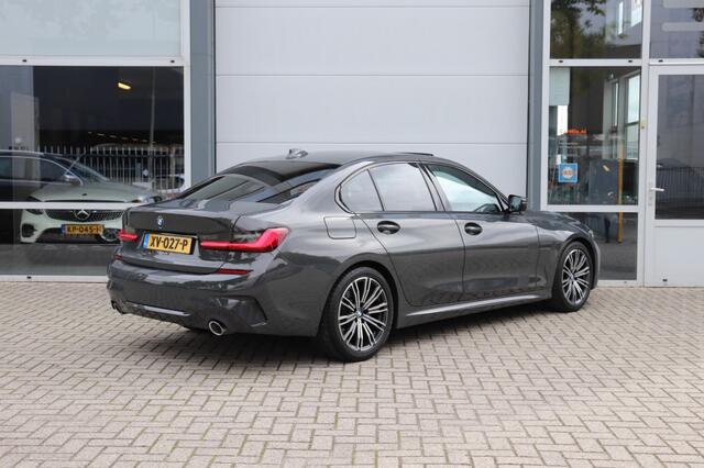 BMW 3-SERIE 320I HIGH EXE. ED./M-SPORT/1E EIG./SCHUIFDAK/H.K.AUDIO/LEER/ORIG.NL/18INCH