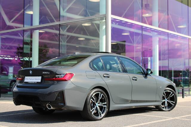 BMW 3-SERIE 330e M Sport Automaat / Sportstoelen / Active Cruise Control / Stoelverwarming / Harman Kardon