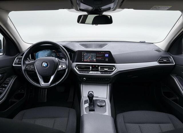 BMW 3-SERIE Touring 330e