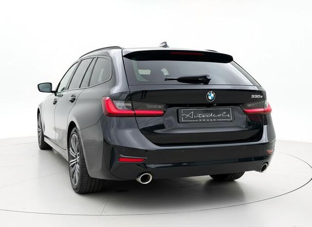 BMW 3-SERIE Touring 330e