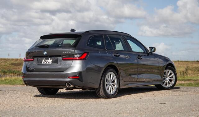 BMW 3-SERIE Touring 330e High Executive LED / DEALER ONDERHOUDEN / CAMERA / CARPLAY / PHEV