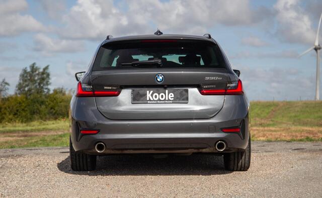 BMW 3-SERIE Touring 330e High Executive LED / DEALER ONDERHOUDEN / CAMERA / CARPLAY / PHEV