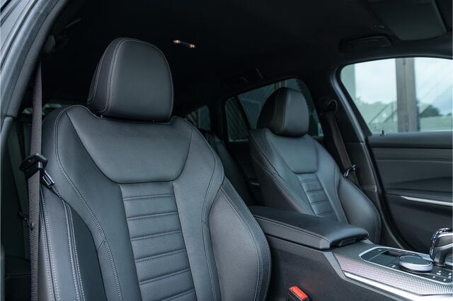 BMW 3-SERIE Touring M340i xDrive M-Sport ACC Laserlicht HUD Keyless Memory Sportstoelen Ambient M Sportdiff. Shadow Line