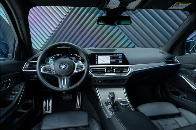 BMW 3-SERIE Touring M340i xDrive M-Sport ACC Laserlicht HUD Keyless Memory Sportstoelen Ambient M Sportdiff. Shadow Line