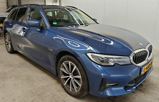 BMW 3-SERIE Touring 320e 204 pk Business Edition Plus Trekhaak Panoramadak Life Cockpit Prof Sportstoelen Leder Stoelverwarming Laser Koplampen NL Auto Plug in Hybride