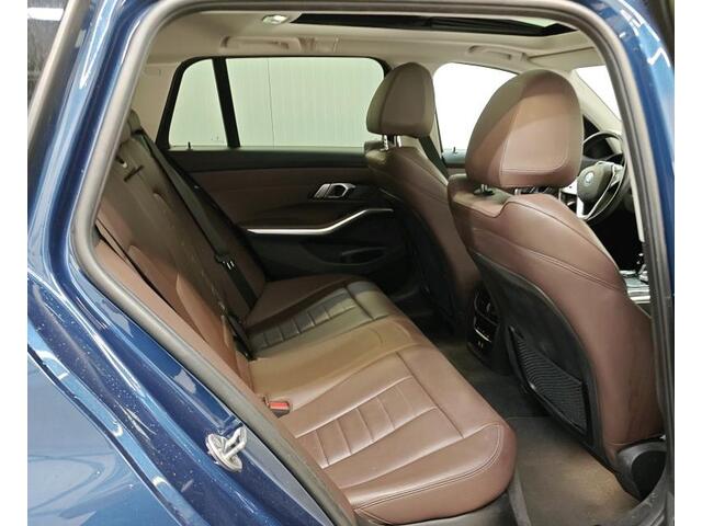 BMW 3-SERIE Touring 320e 204 pk Business Edition Plus Trekhaak Panoramadak Life Cockpit Prof Sportstoelen Leder Stoelverwarming Laser Koplampen NL Auto Plug in Hybride
