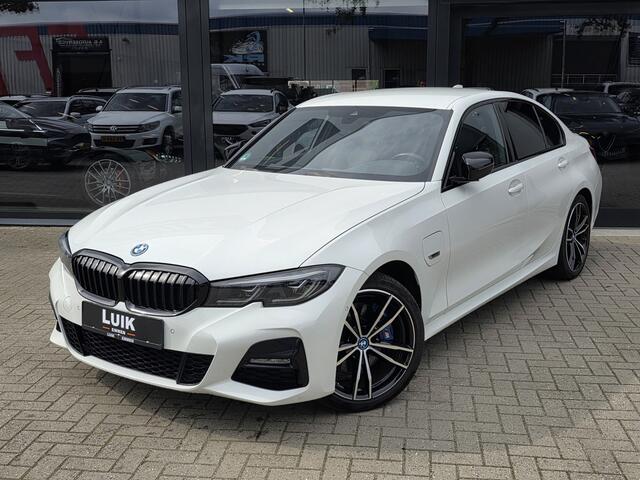 BMW 3-SERIE 320e High Executive + LASER + KEYLESS + CAMERA