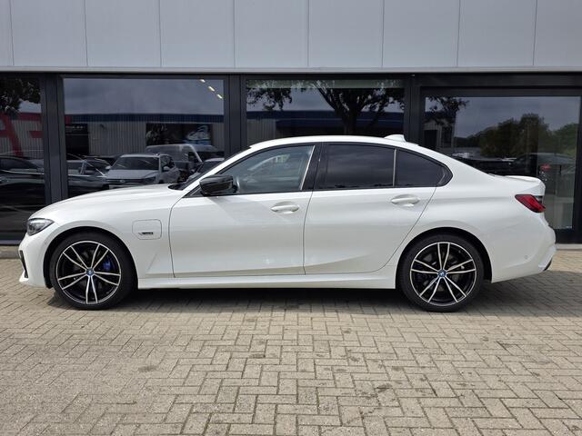 BMW 3-SERIE 320e High Executive + LASER + KEYLESS + CAMERA